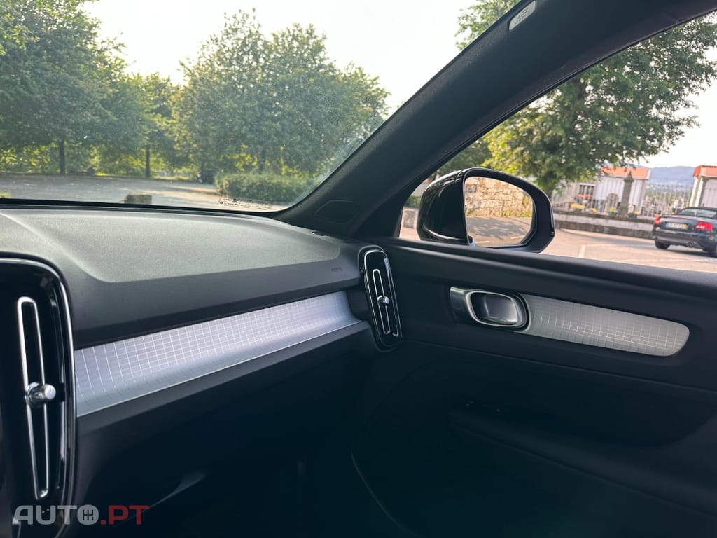 Volvo XC40 1.5 T5 PHEV Plus Dark