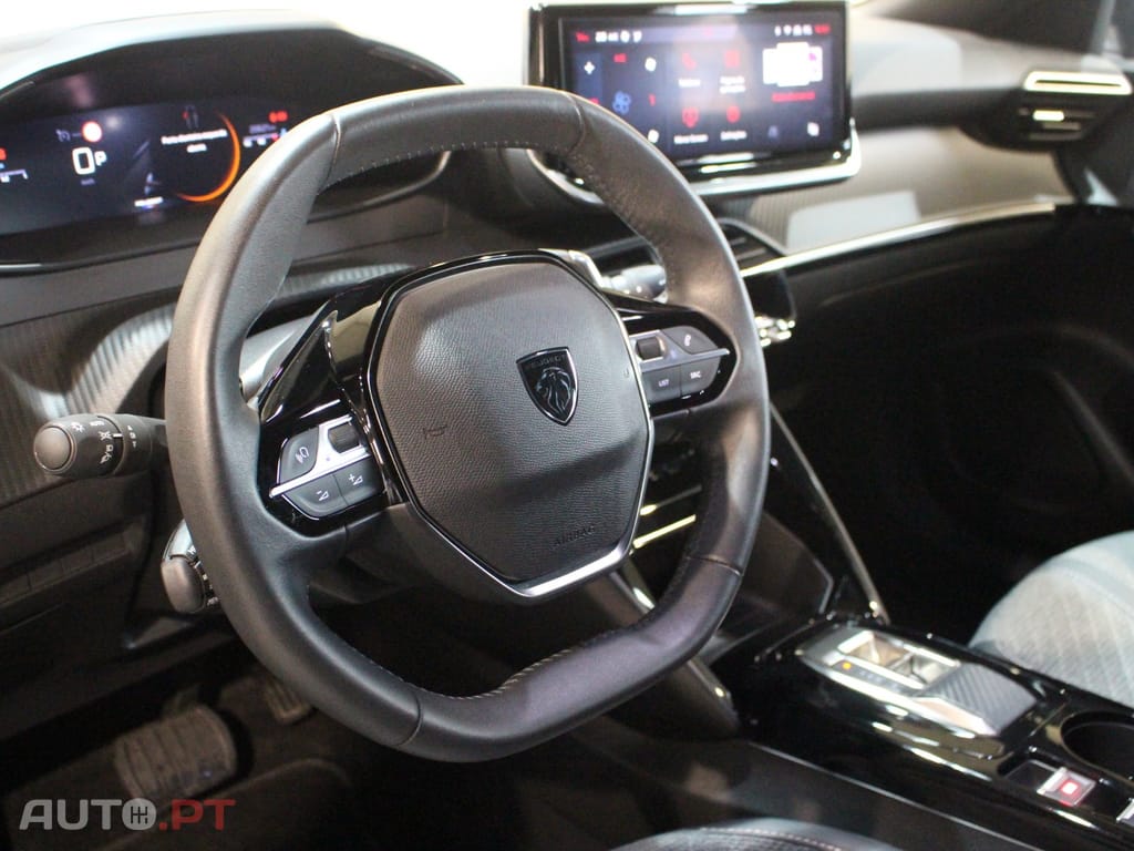 Peugeot 2008 1.2 PureTech Allure Pack EAT8