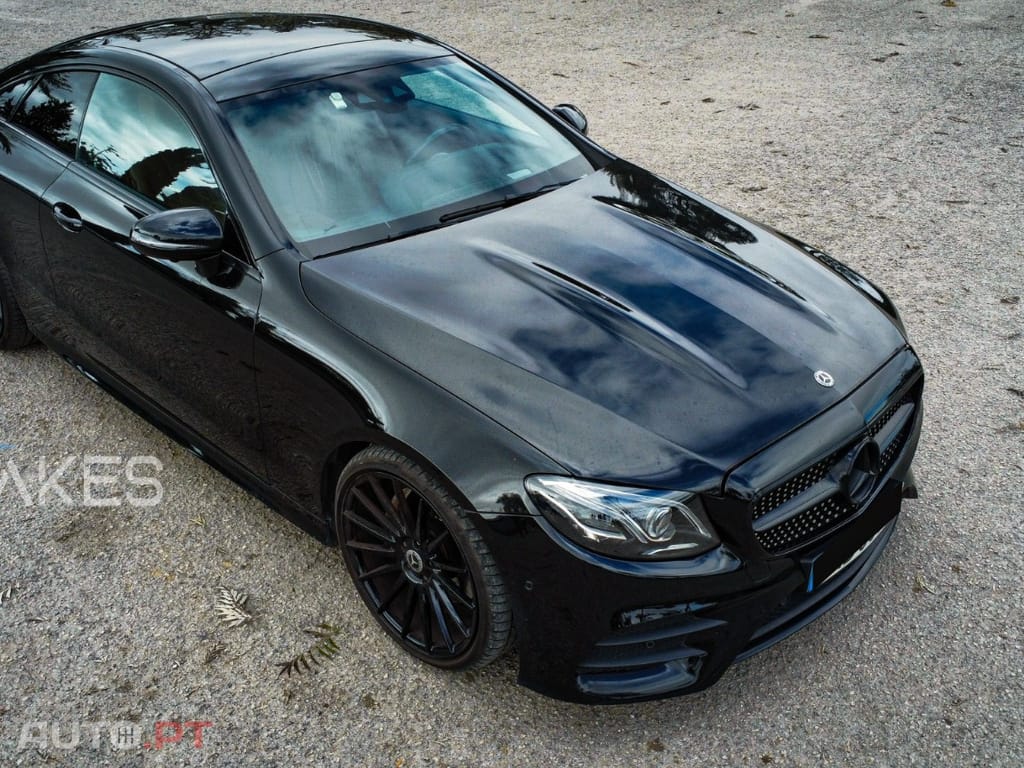 Mercedes-Benz E 220 Coupé E 220 4MATIC