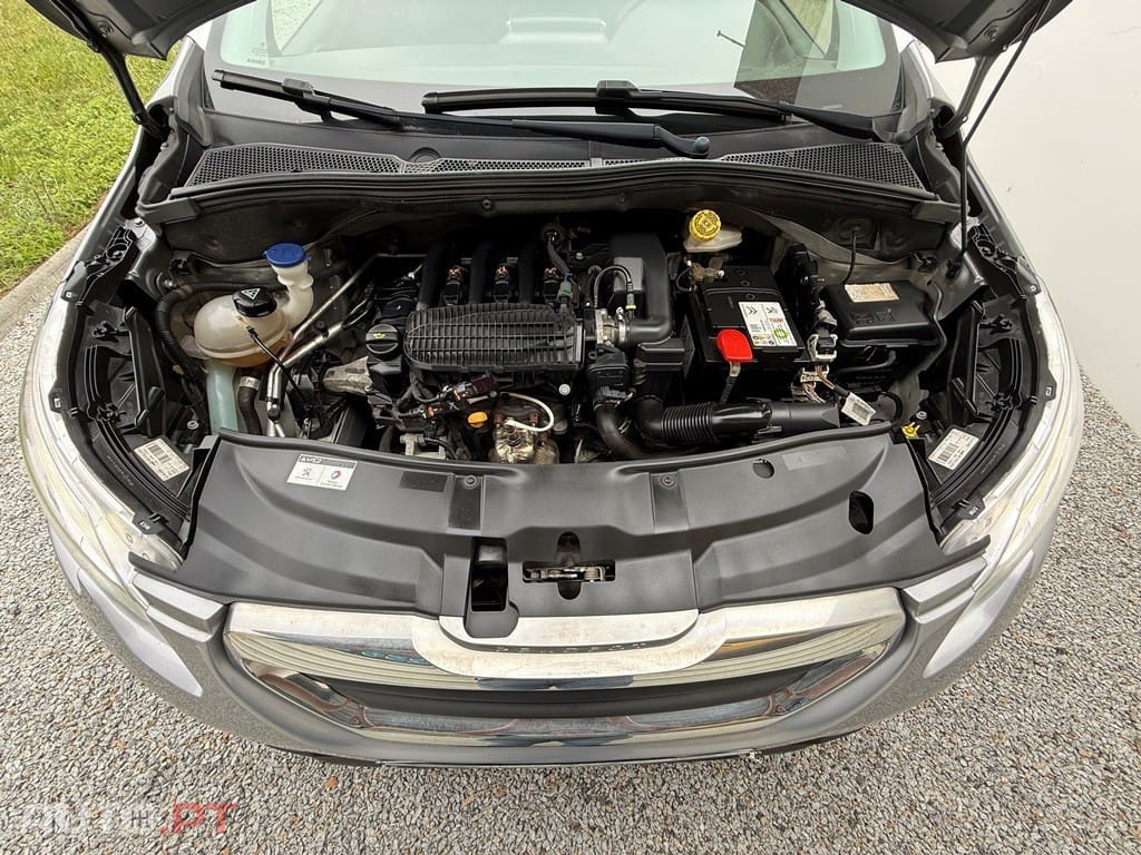 Peugeot 2008 1.2 VTi Active