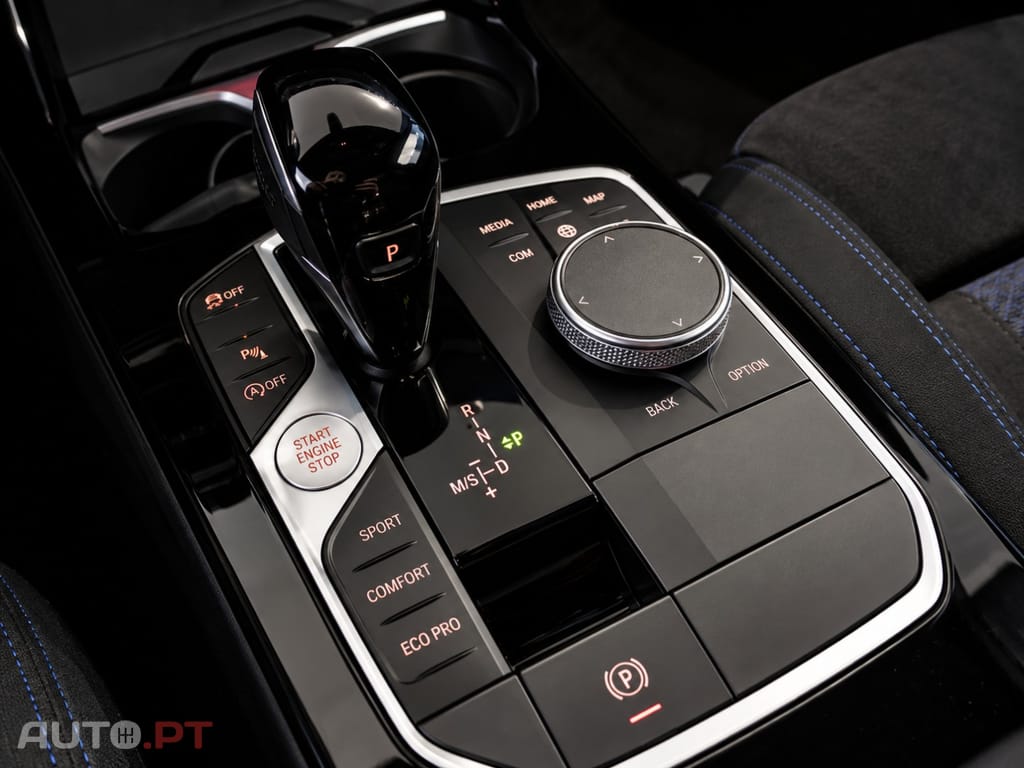 BMW 218 i Pack Desportivo M