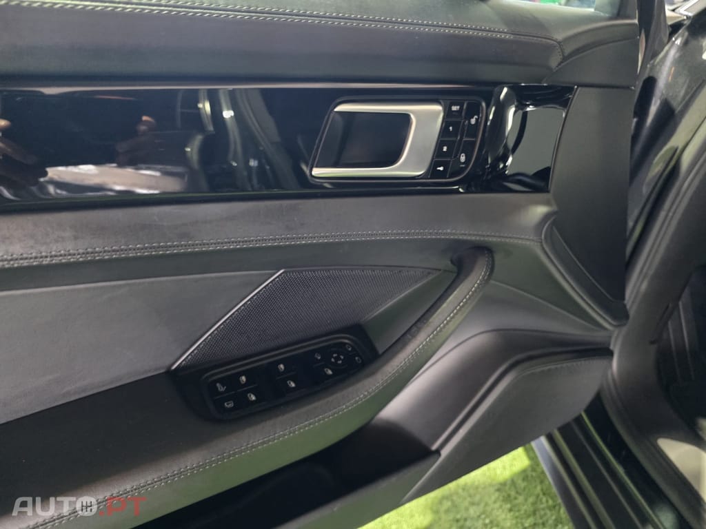 Porsche Panamera 4 E-Hybrid Executive