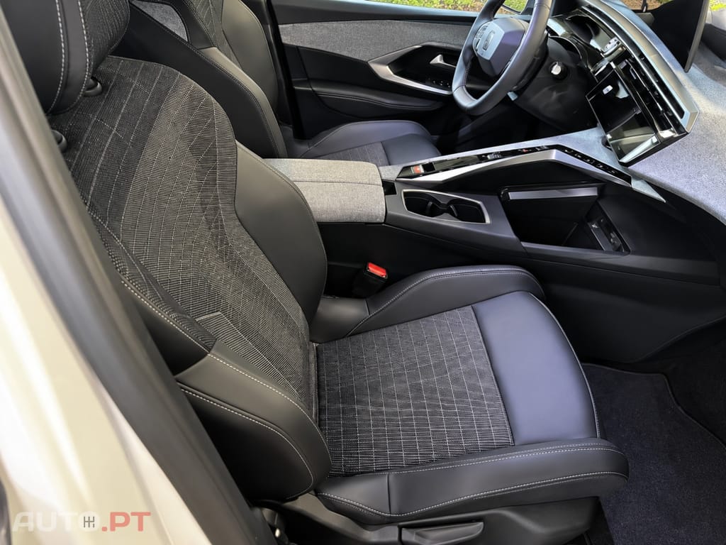 Peugeot E-3008 73 kWh Allure