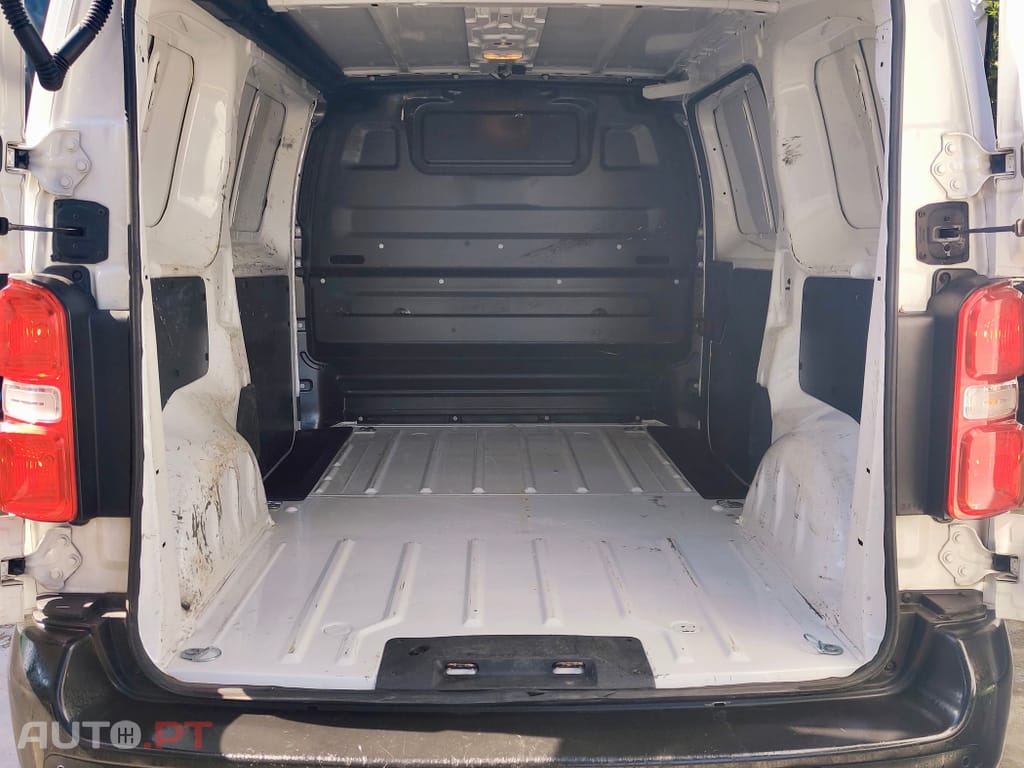 Peugeot Expert 1.5 BlueHDi L2H1 Premium Standard