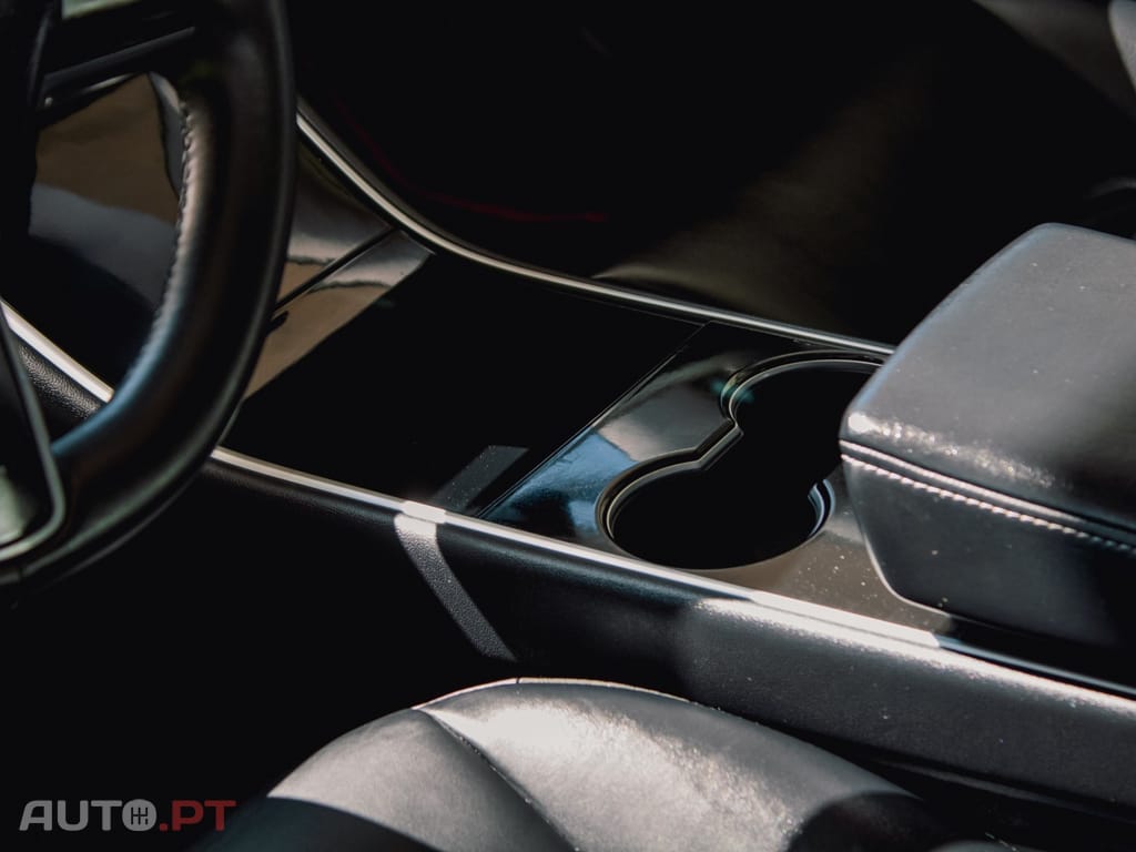 Tesla Model 3 Standard Range Plus RWD
