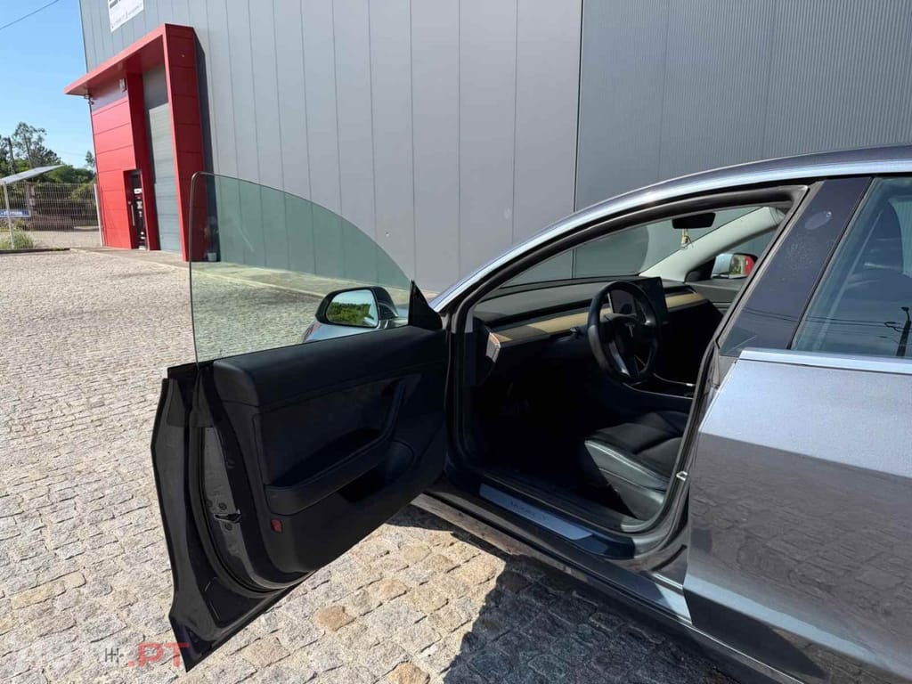 Tesla Model 3 Long Range AWD Dual Motor