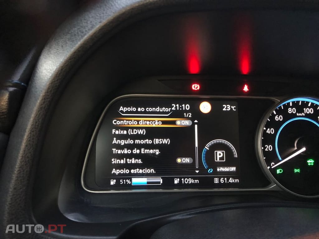 Nissan Leaf Tekna Two Tone