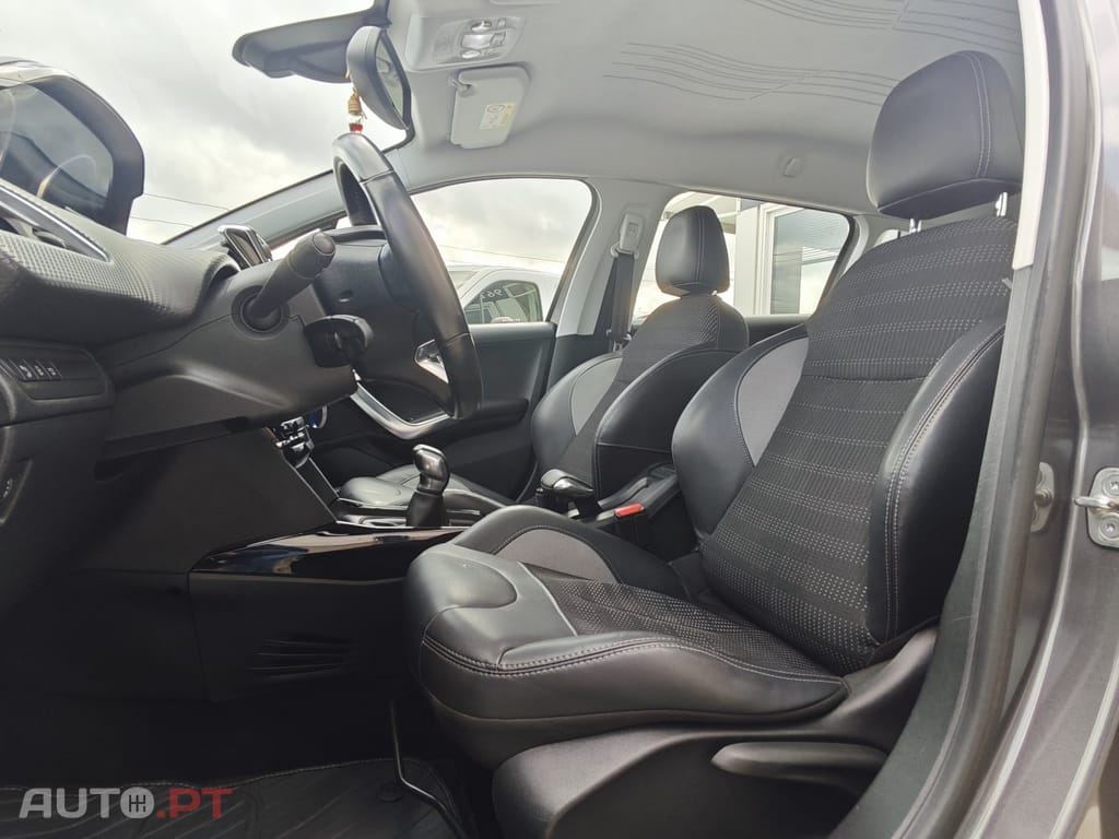 Peugeot 2008 1.2 e-THP Allure