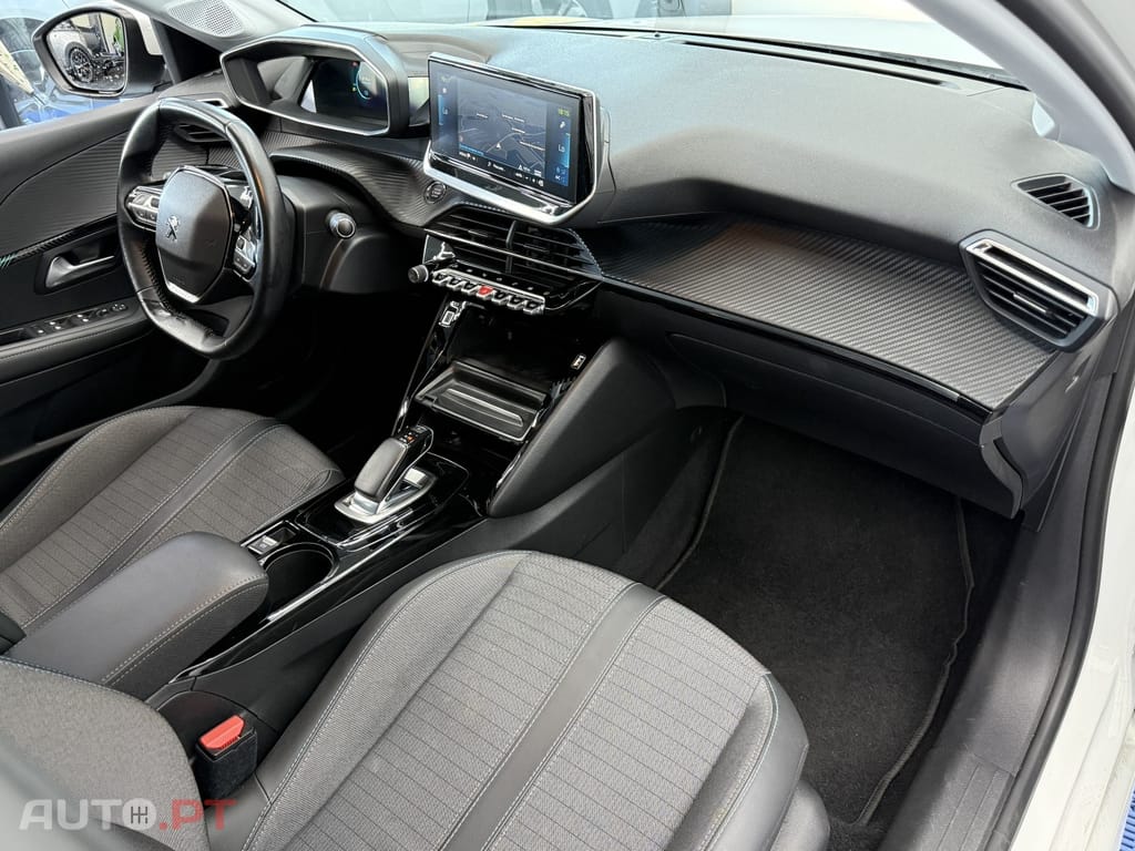 Peugeot E-208 50 kWh Allure Pack