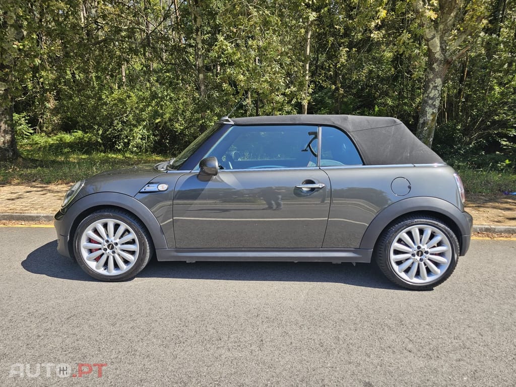 MINI Cabrio John Cooper Works