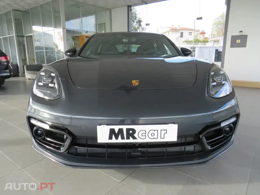 Porsche Panamera 4 E-Hybrid