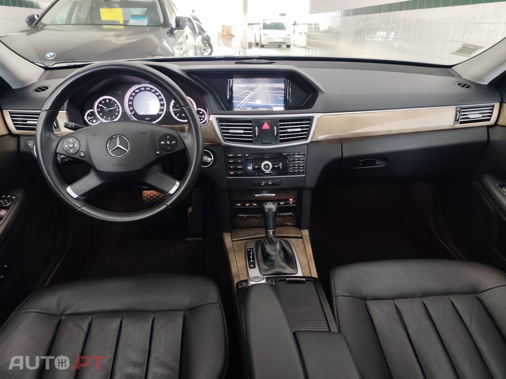 Mercedes-Benz E 250 BlueTEC Elegance Auto. — fotografia 13