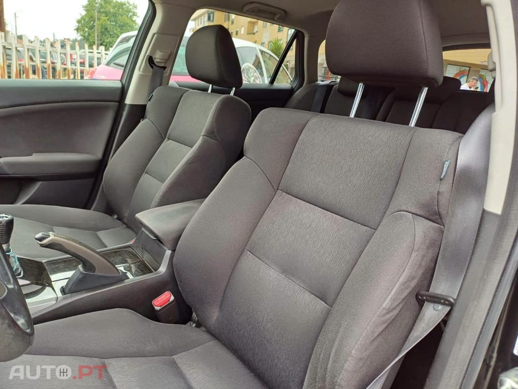 Honda Accord Tourer 2.2 i-DTEC Executive Top — fotografia 14