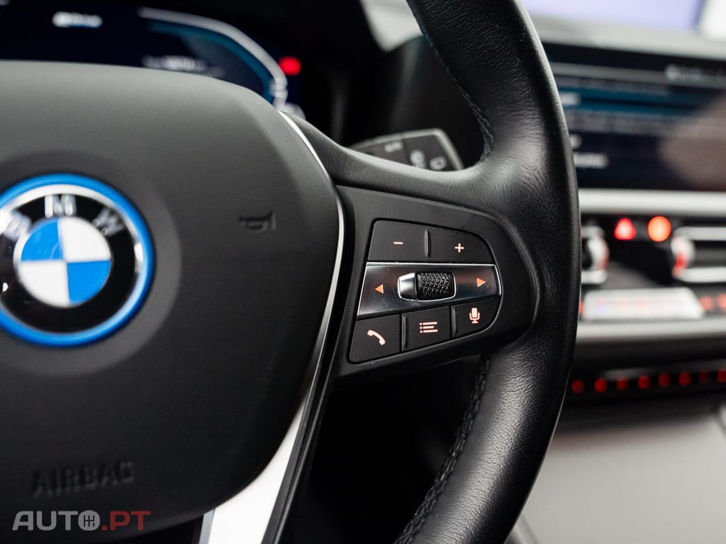 BMW 320 e Touring Corporate Edition Auto