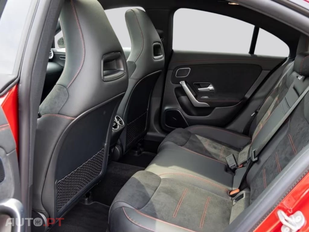 Mercedes-Benz CLA 250 e AMG Line I.V.A DEDUTIVEL 