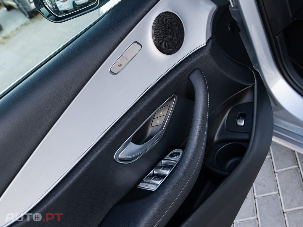 Mercedes-Benz E 300 de Avantgarde 4Matic