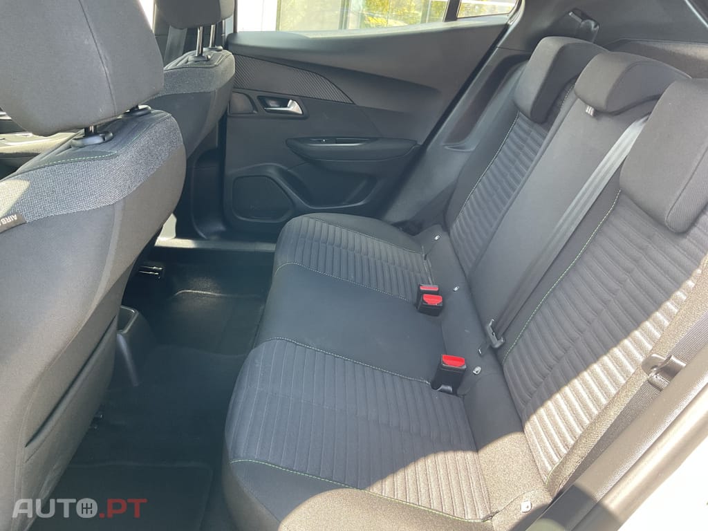 Peugeot 2008 1.2 PureTech Active Pack