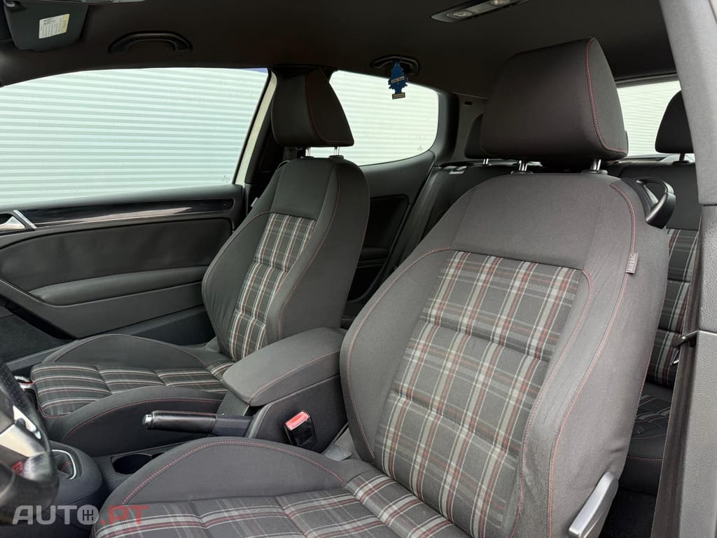 Volkswagen Golf 2.0 GTi