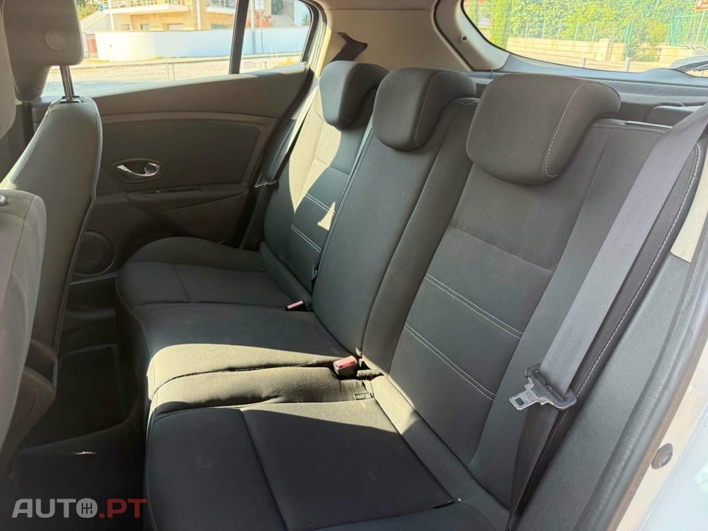 Renault Mégane 1.5 dCi Confort SS — fotografia 10
