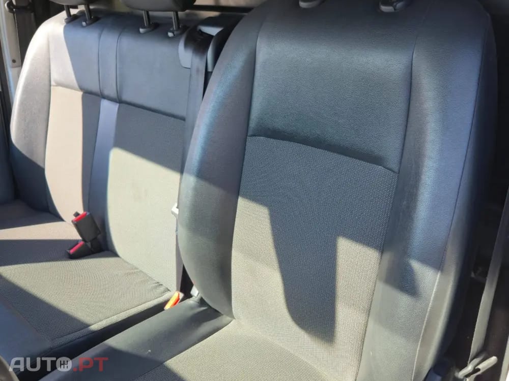 Citroen e-Jumpy Longa (50-kWh)