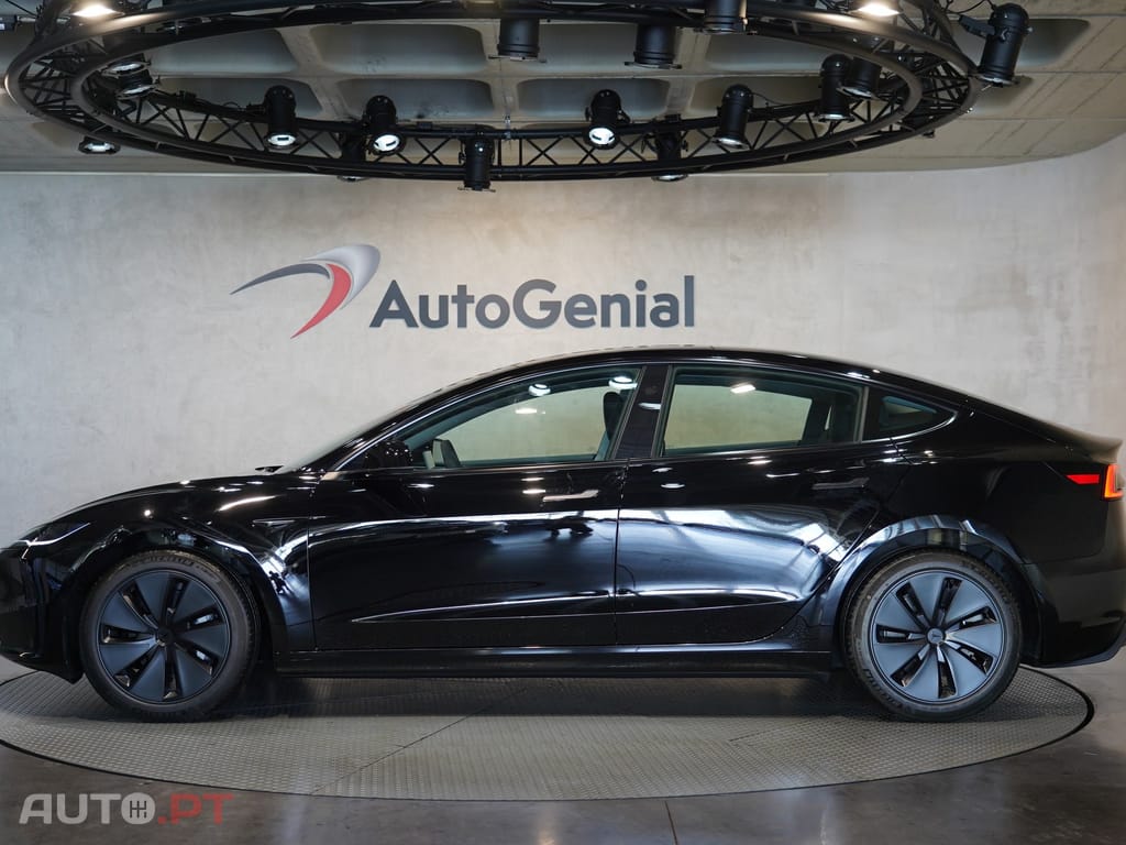 Tesla Model 3 Tração Traseira