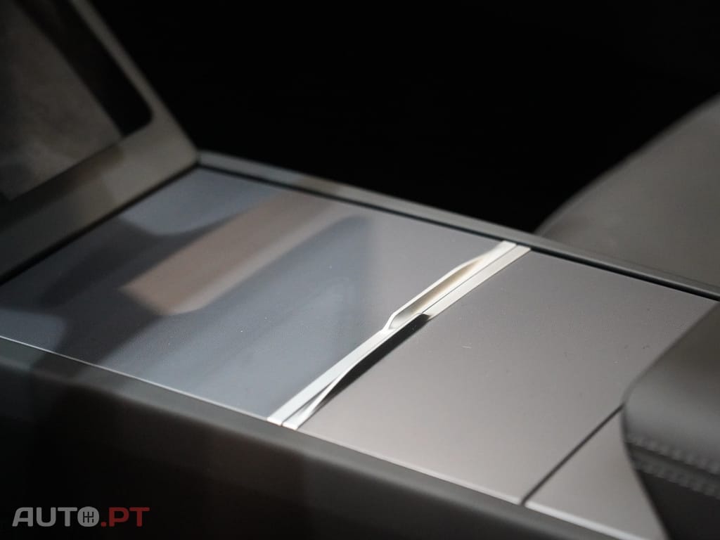 Tesla Model 3 Tração Traseira