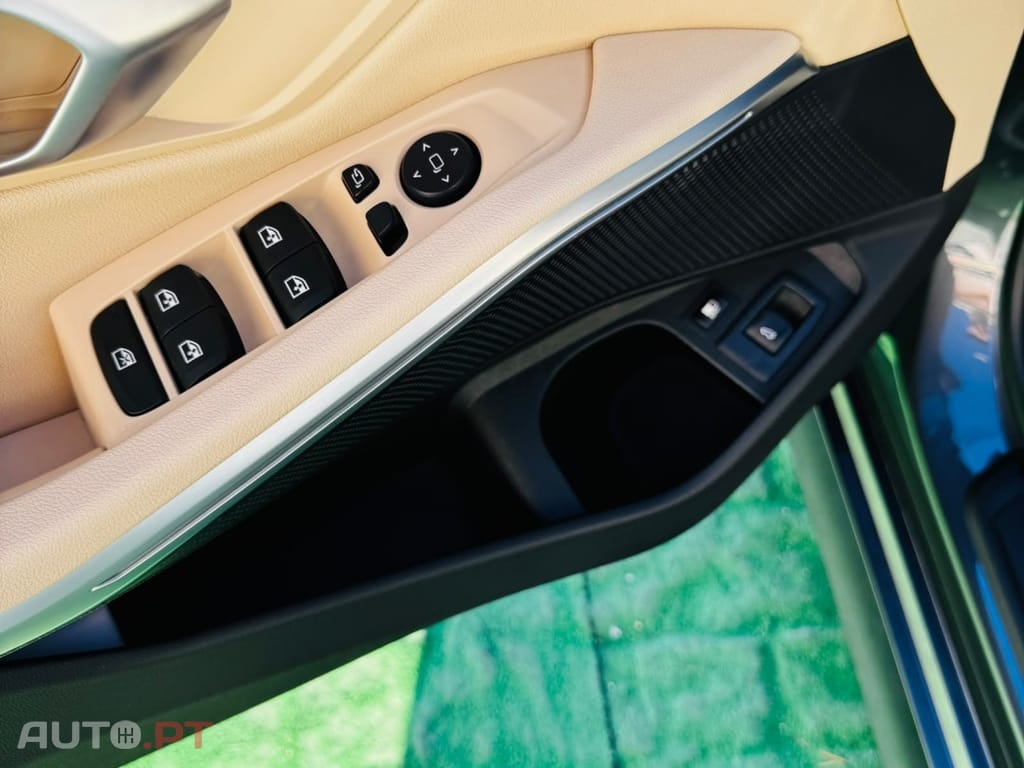 BMW 330 e Line Sport Auto