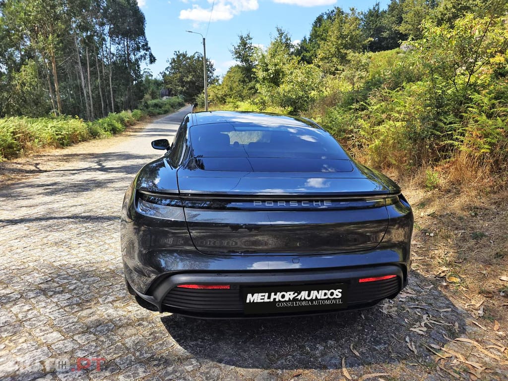 Porsche Taycan bateria Performance Plus