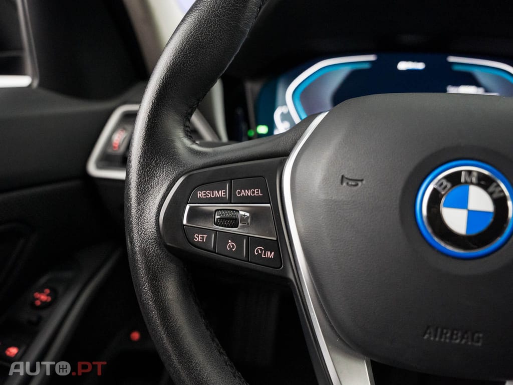 BMW 330 e Touring Line Sport Auto