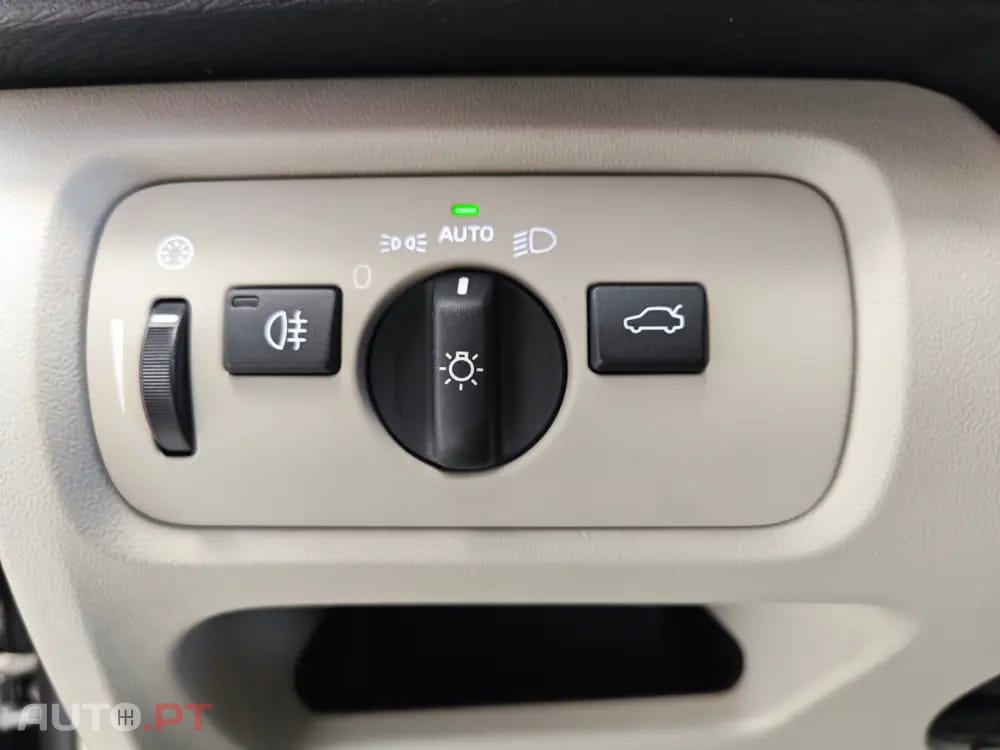 Volvo V40 Cross Country 1.6 D2 Momentum