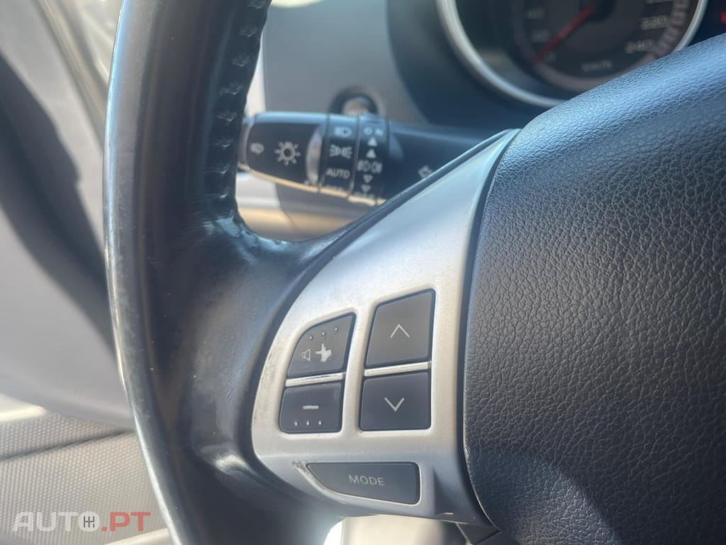 Mitsubishi Outlander 2.0 DI-D Instyle2 4WD