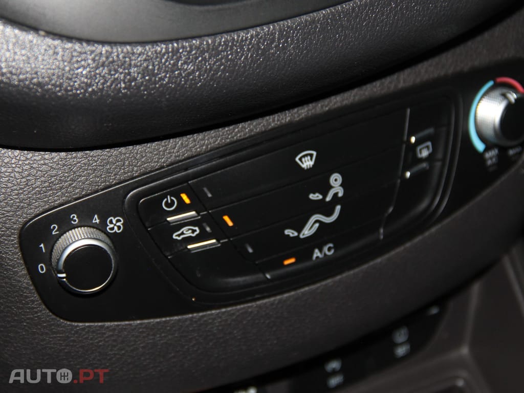 Ford Tourneo 5 LUGARES