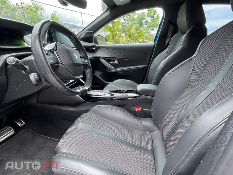Peugeot E-208 50 kWh GT