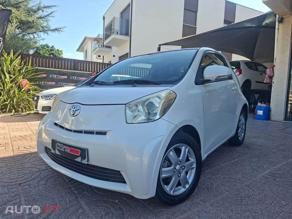 Toyota iQ 1.0 VVT-i 2 MultiDrive