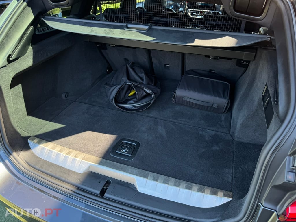 BMW 320 e Touring Auto
