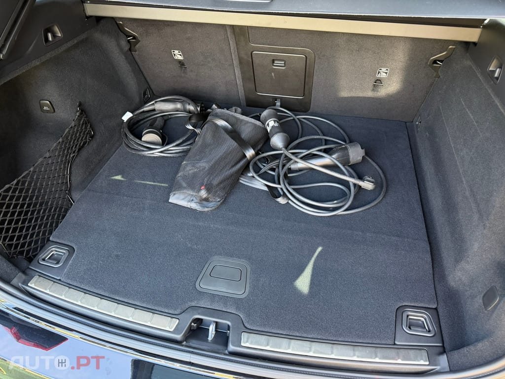 Volvo XC 60 2.0 T6 PHEV Black Edition AWD — fotografia 63
