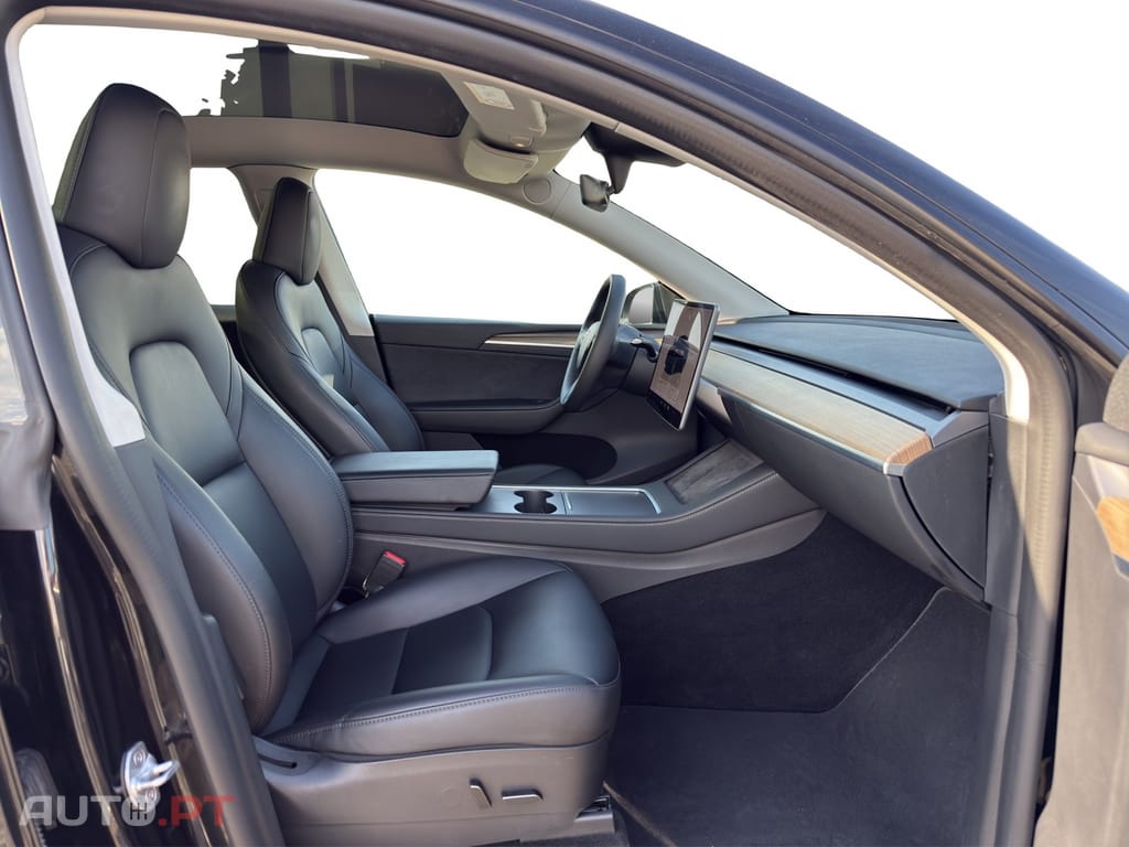 Tesla Model Y Standard RWD