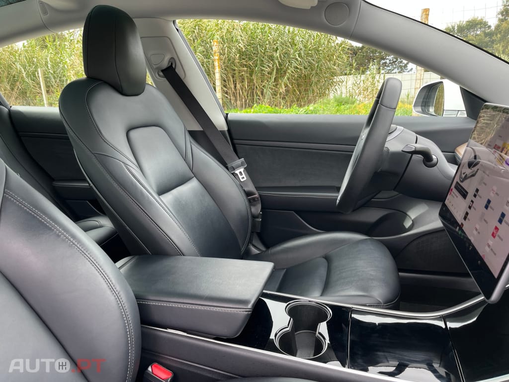 Tesla Model 3 Tração Traseira