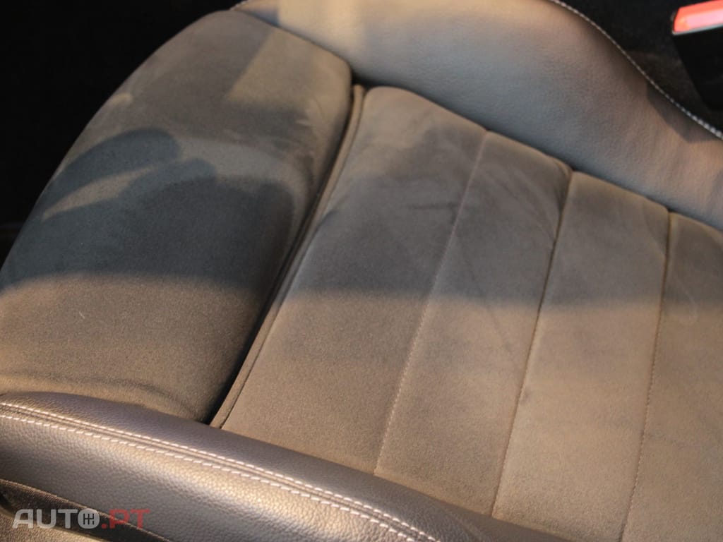 Mercedes-Benz E 220 AMG LINE