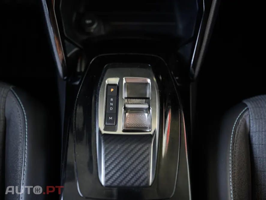 Peugeot 2008 1.2 PureTech Allure EAT8