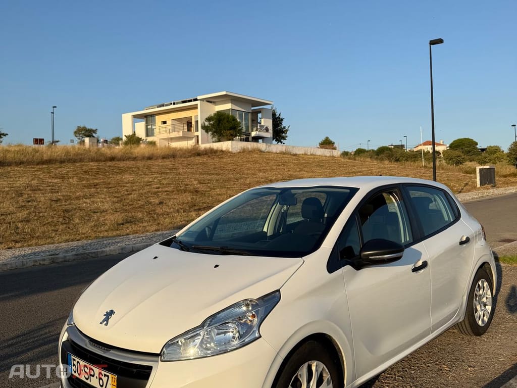 Peugeot 208 Peugeot 208 1.6 BlueHDi Access