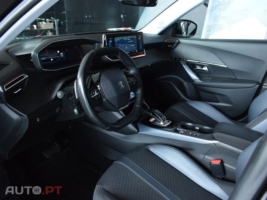 Peugeot 2008 1.5 BlueHDi Allure EAT8