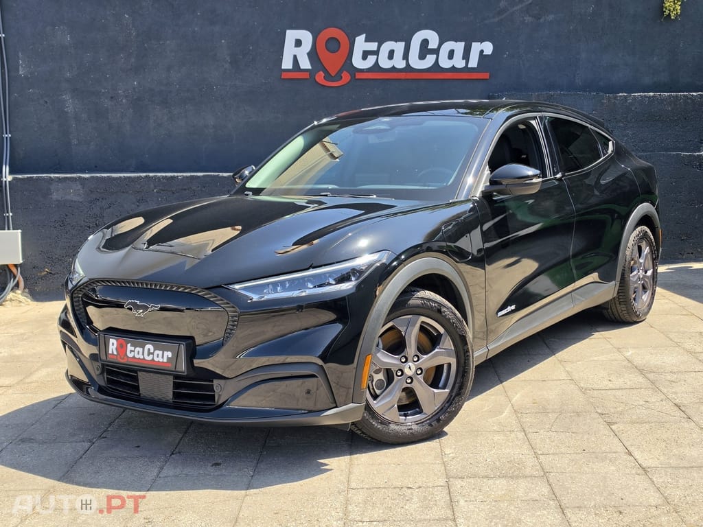 Ford Mustang Mach-E 75.7 kWh Base