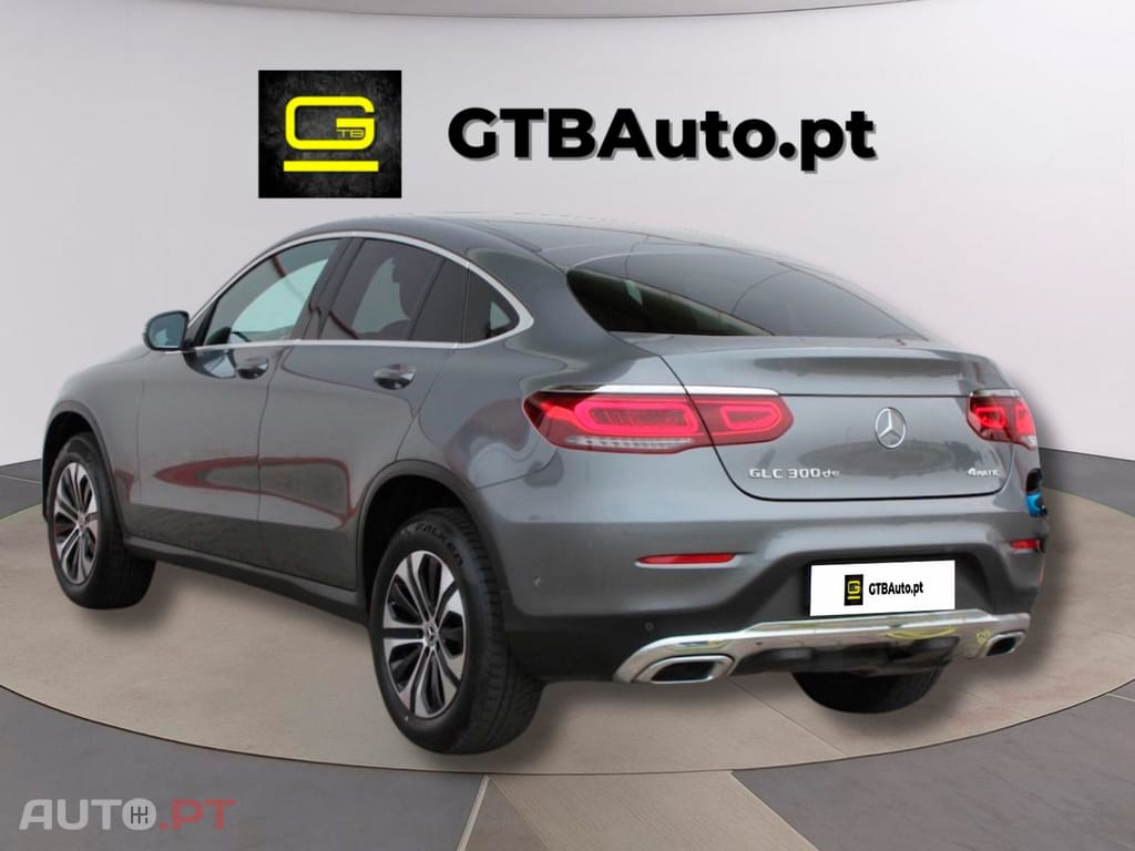 Mercedes-Benz GLC 300 I.V.A DEDUTÍVEL de 4Matic