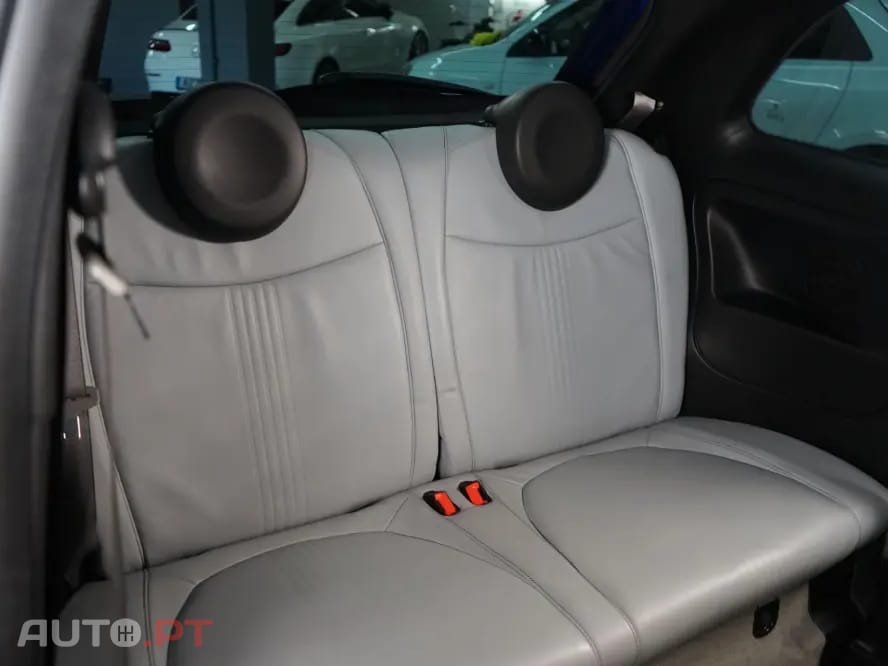 Abarth 695 Outro