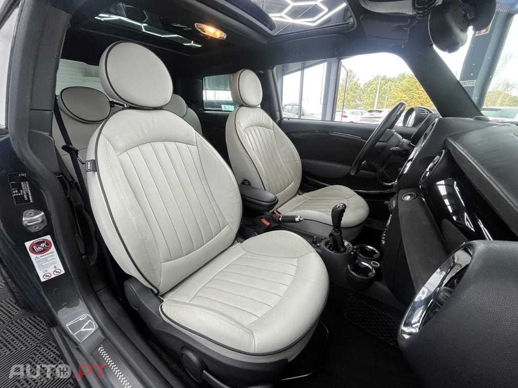 MINI Cooper John Cooper Works