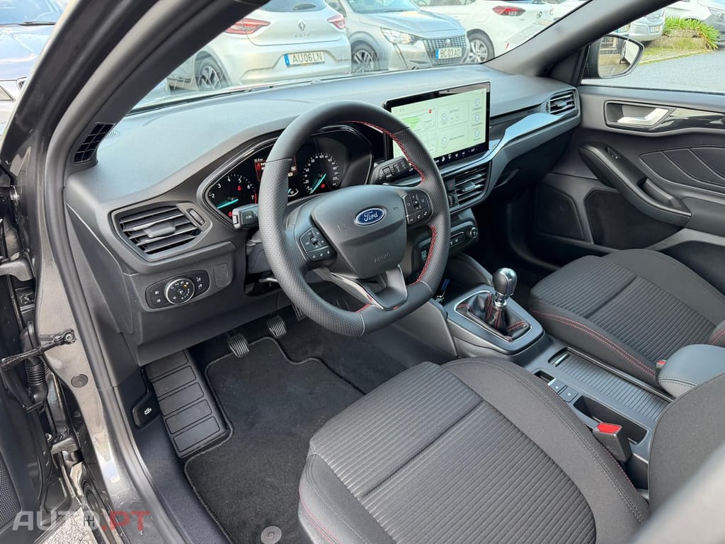 Ford Focus 1.0 EcoBoost MHEV ST-Line