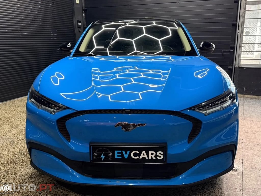 Ford Mustang Mach-E 75.7 kWh Base