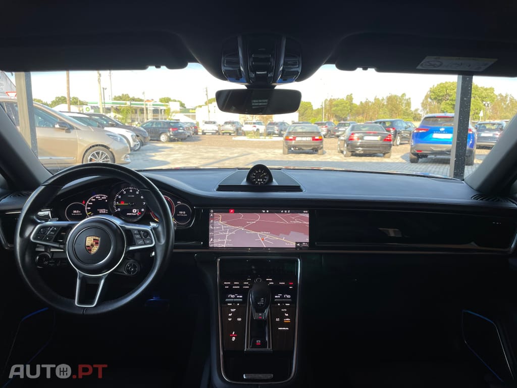 Porsche Panamera 4 E-Hybrid