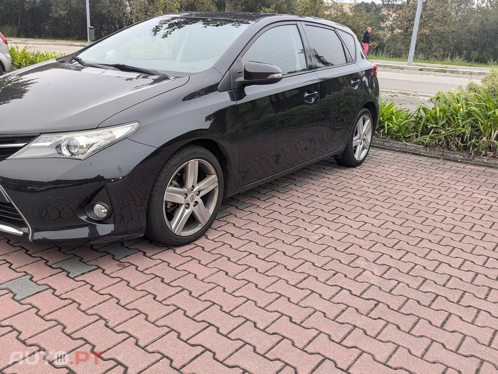 Toyota Auris 1.4 DC active + AC